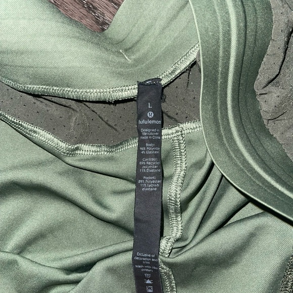 Men’s Lululemon shorts size Large - Picture 4 of 4